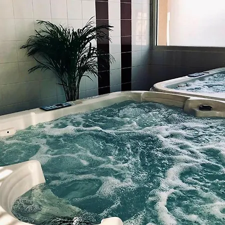 Holiday home Maison Conviviale A Avec Piscine Partagee *