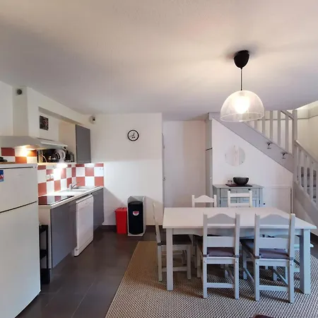 Holiday home Maison Conviviale A Avec Piscine Partagee *