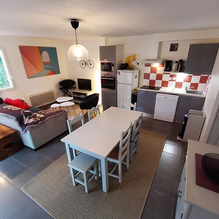 Maison Conviviale A Avec Piscine Partagee Holiday home Aubignan